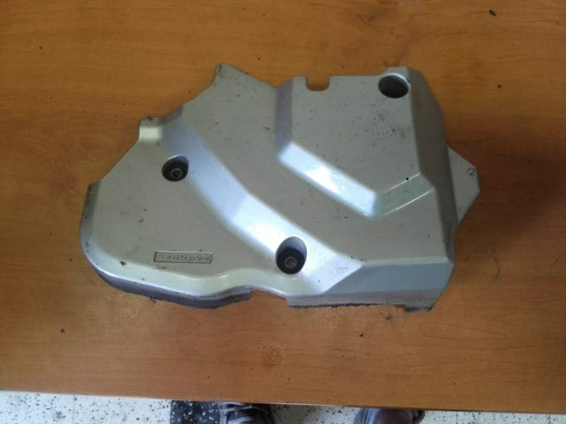 Carter pignon sortie de boite Suzuki 650 Bandit GSF js1 07-08 — photo 2/2
