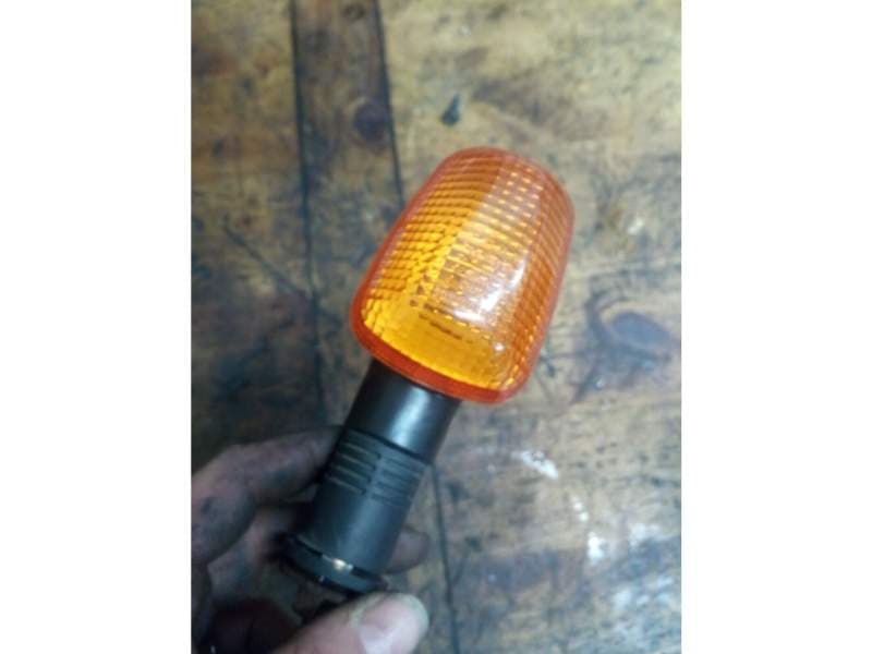 Clignotant arriere droit Suzuki 600 GSXR SRAD js1ad 97-00 — photo 1/2