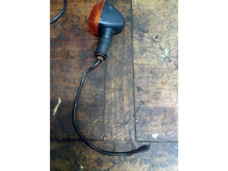 Clignotant arriere droit Suzuki 600 GSXR SRAD js1ad 97-00 — photo 2/2