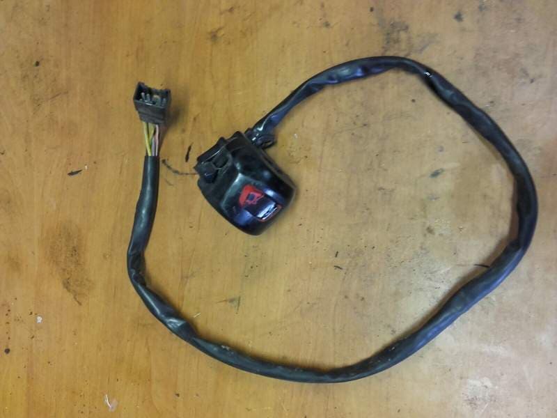 Commodo droit Suzuki 600 GSXF aj111 — photo 2/2