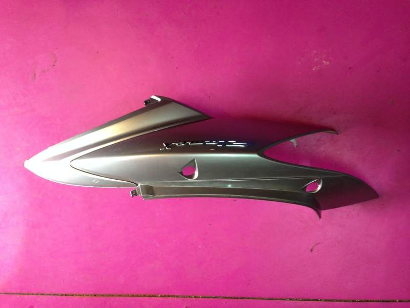 Coque arriere carenage lateral gauche MBK 125 Flame X SE41 — photo 2/2