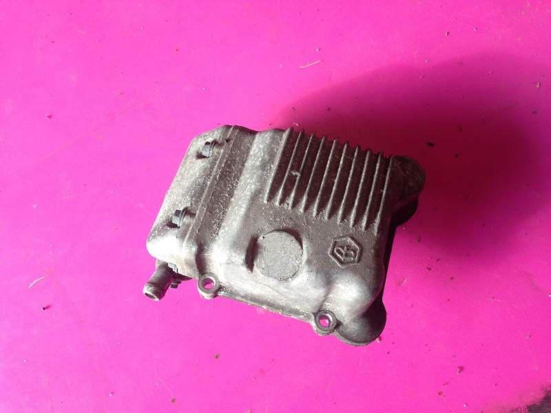 Couvre culasse cache culbuteur Piaggio 125 LX4 M15100 LX Hexagon — photo 2/2