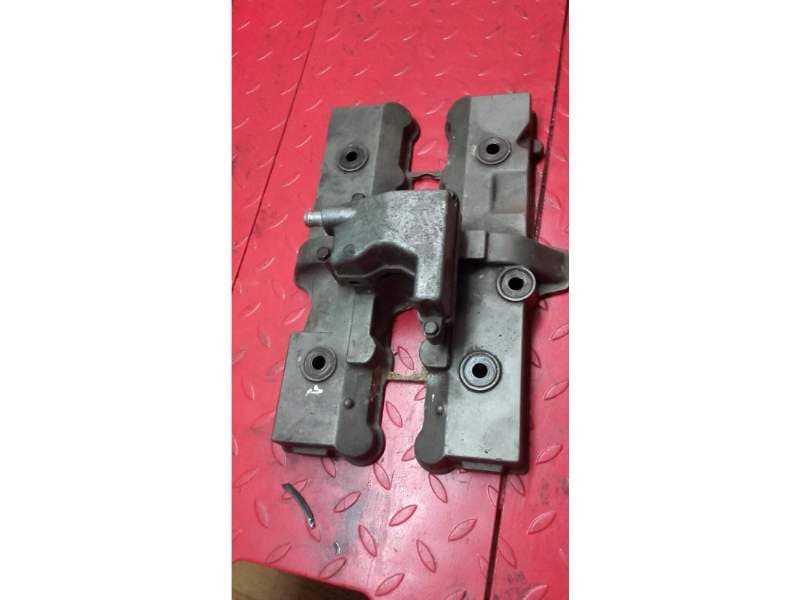 Couvre culasse cache culbuteur Suzuki 400 Bandit gk75a — photo 2/2