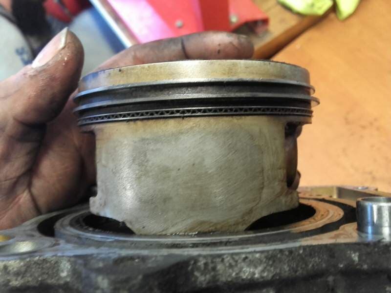 Cylindre et piston avant Suzuki 650 DL V-strom ABS 07-11 js1b121 — photo 1/2
