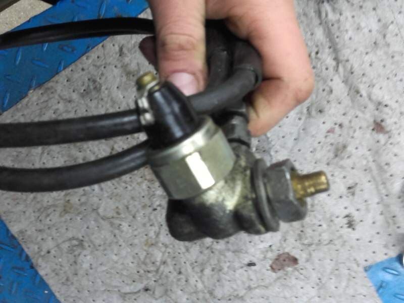 Durites et capteur de pression d’air amortisseur Honda 1100 GL goldwing sc02 — photo 2/2