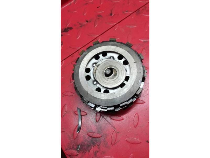 Embrayage complet Suzuki 400 Bandit gk75a — photo 1/2