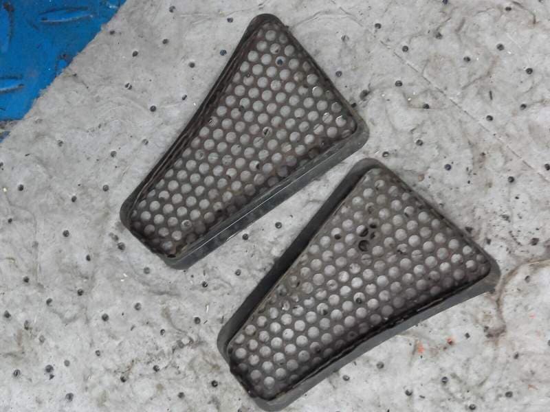 Grilles d’aération tete de fourche Honda 1100 GL goldwing sc02