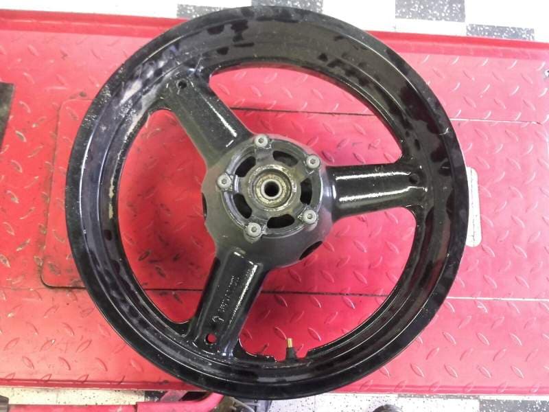 Jante arriere Suzuki 600 GSXF aj111 — photo 2/2