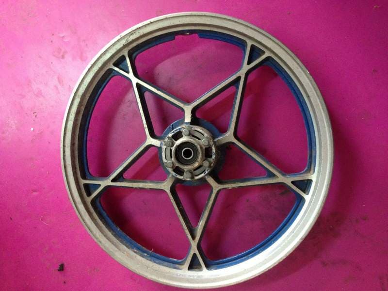 Jante avant Suzuki 550 GS — photo 2/2