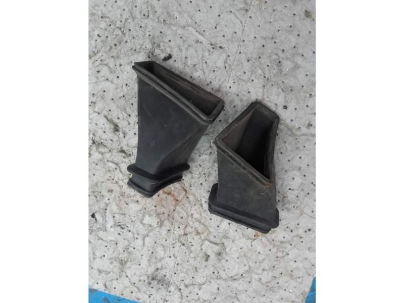 Manchons d’arrivée d’air tete de fourche aeration Honda 1100 GL goldwing sc02 — photo 2/2