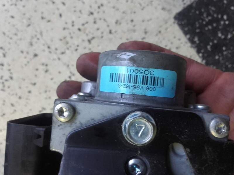 Module centrale ABS Kawasaki Z800 Z 800 13-16 — photo 1/2