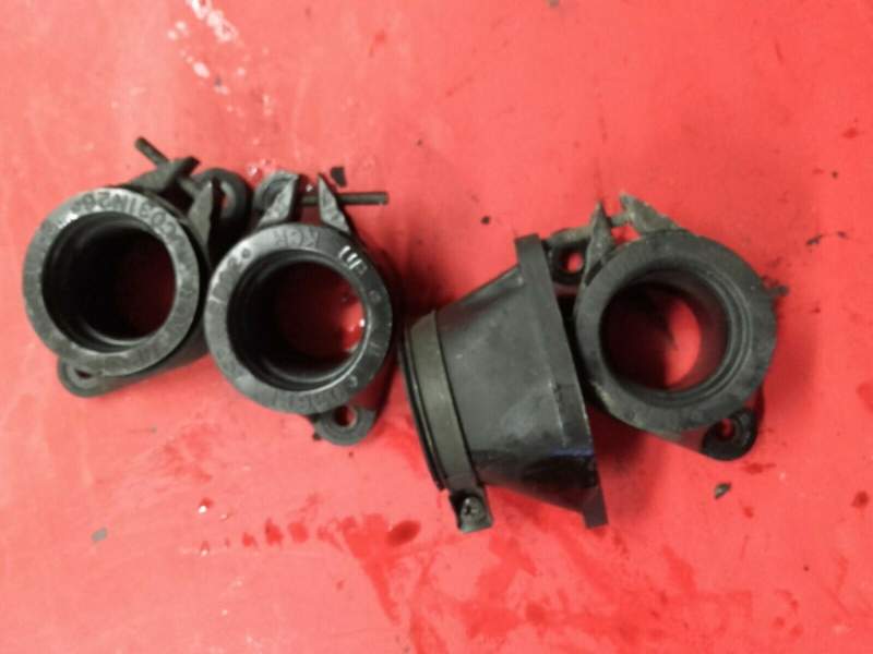 Pipes d’admission Suzuki 600 GSXF aj111 — photo 2/2