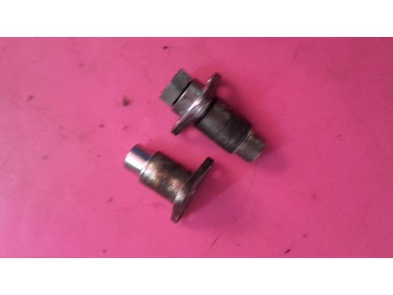 Pivots axes de bras oscillant Kawasaki 1000 GTR — photo 1/1