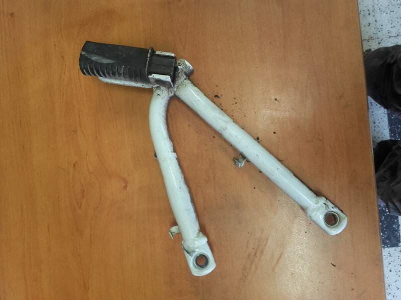 Platine cale pied arriere gauche Suzuki 600 DR sn41a 86-89 — photo 2/2