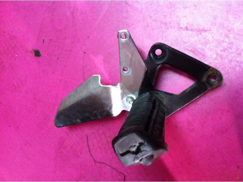Platine cale pied droite Suzuki 500 GS GSE — photo 1/4
