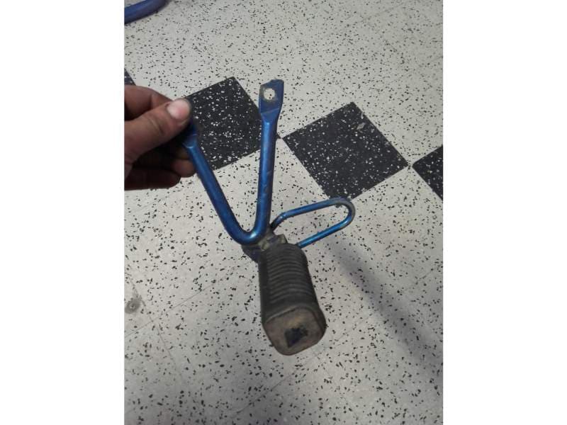 Platine de cale pied arriere gauche Suzuki 50 RMX sa12b — photo 1/2