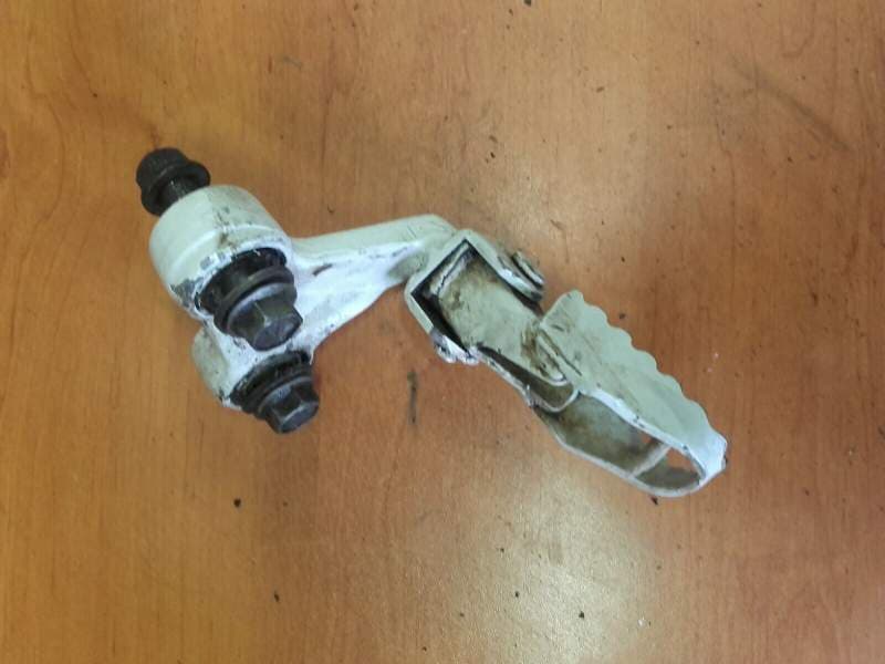 Platine de cale pied avant gauche Suzuki 600 DR sn41a 86-89 — photo 1/2