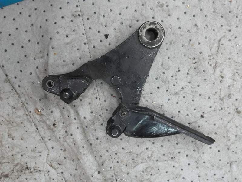 Platine de support etrier de frein arriere Honda 1100 GL goldwing sc02 — photo 1/2