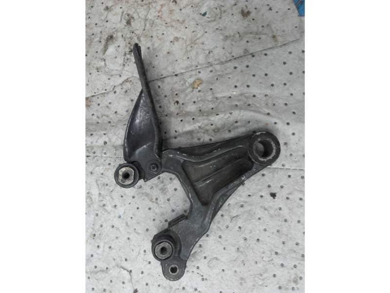 Platine de support etrier de frein arriere Honda 1100 GL goldwing sc02 — photo 2/2