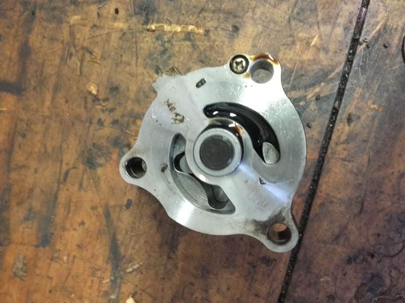 Pompe a huile Suzuki 650 DL V-strom ABS 07-11 js1b121 — photo 2/2