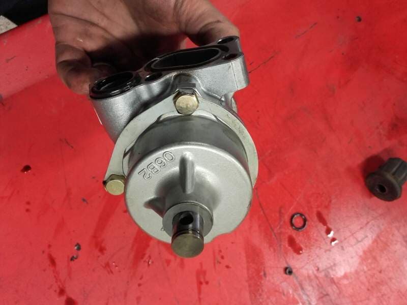 Pompe à huile Suzuki 600 GSXF aj111 — photo 1/4