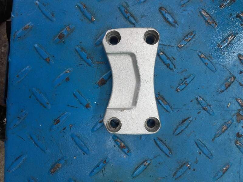 Pontet de guidon Suzuki 600 GSR 06-11 44G0 — photo 2/2