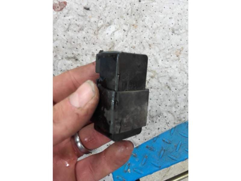 Relais electrique ET63 ET-63 Honda 1100 GL goldwing sc02 — photo 1/2