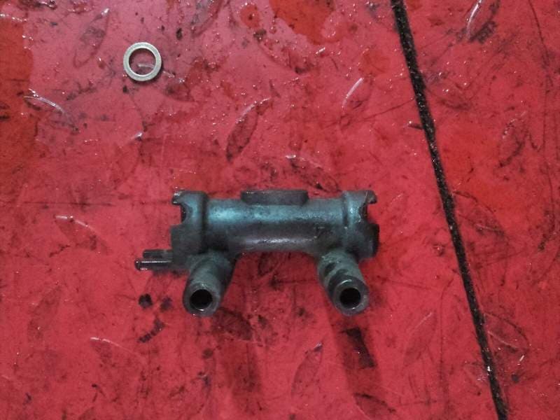 Repartiteur de frein avant Kawasaki 1000 GTR — photo 1/1