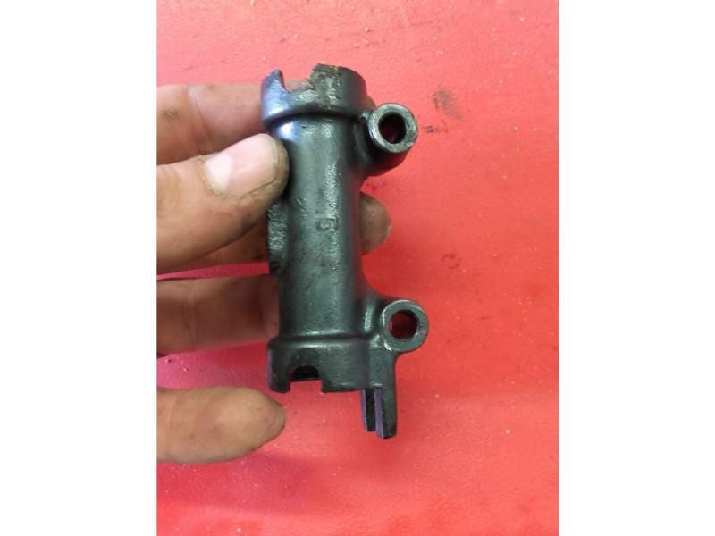 Repartiteur de frein avant Kawasaki 750 ZR7 — photo 1/1