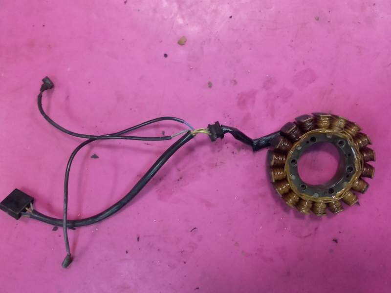 Stator d’allumage Kawasaki Ninja ZX9R 900 98-99 zx900c — photo 1/1