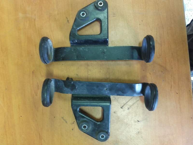 Supports de phare avant Suzuki 600 DR sn41a 86-89 — photo 1/1
