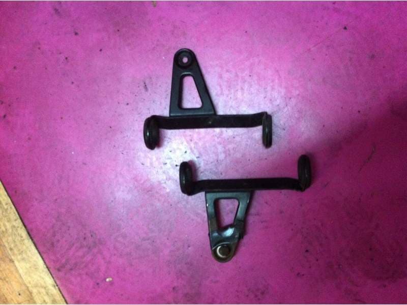 Supports de phare Suzuki 250 DR sj43a — photo 1/1