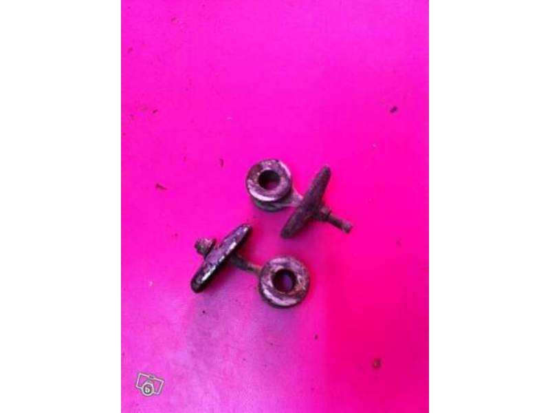 Tendeurs de chaine roue arriere Suzuki 125 dr sf41a — photo 1/1