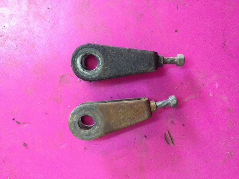 Tendeurs de chaine Suzuki 550 GS — photo 1/1