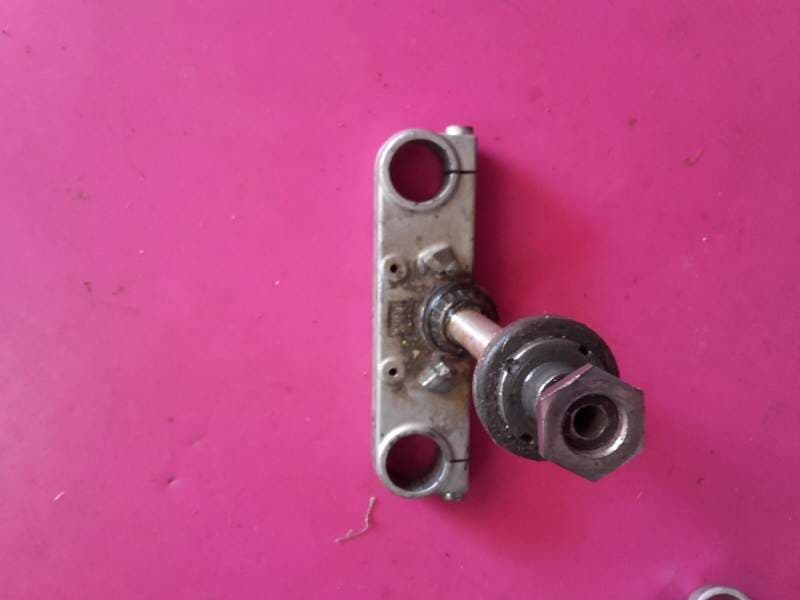 Té de fourche inferieur avec colonne de direction KTM 80 mx 1984 1985 1986 — photo 1/2