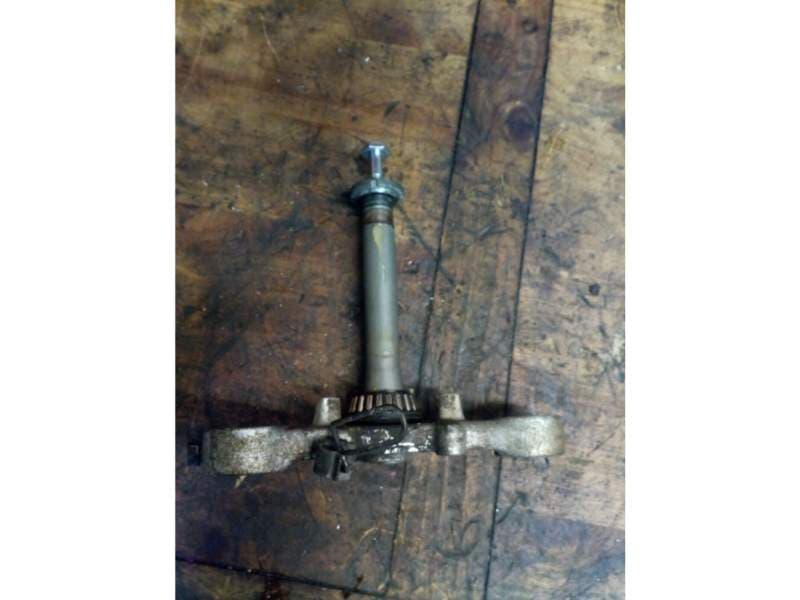 Té de fourche inférieur avec colonne de direction Suzuki 500 GS GSE gm51a — photo 2/2