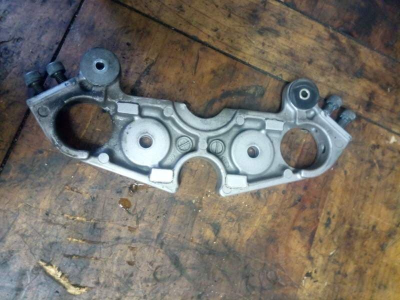 Té de fourche superieur Suzuki 500 GS GSE gm51a — photo 1/2