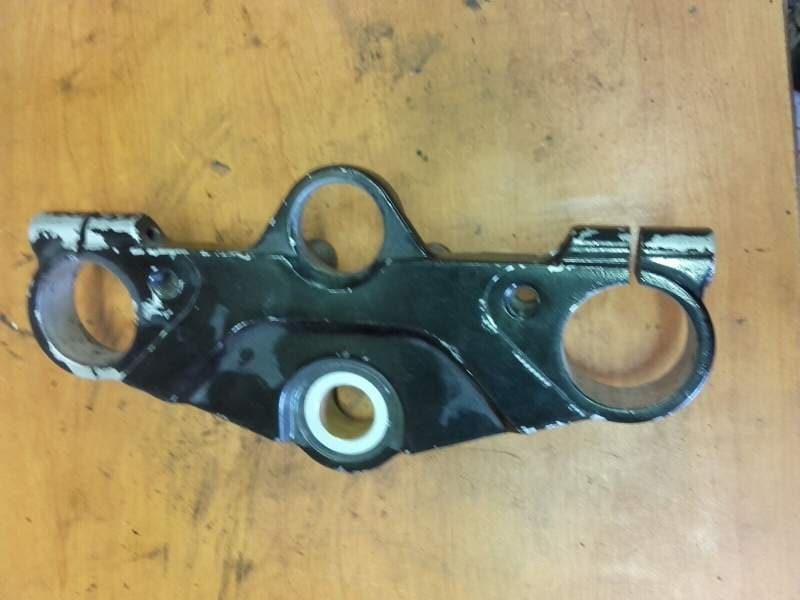 Té de fourche superieur Suzuki 600 GSXF aj111 — photo 2/2