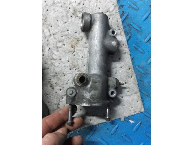 Tube de pompe à eau Honda 1100 GL goldwing sc02 — photo 1/2