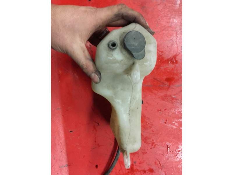 Vase d’expansion Suzuki 600 GSXF aj111 — photo 1/2
