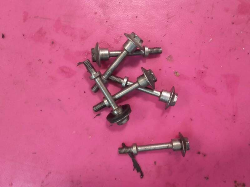Vis de couvre culasse cache culbuteur Kawasaki Ninja ZX9R 900 98-99 zx900c — photo 1/1