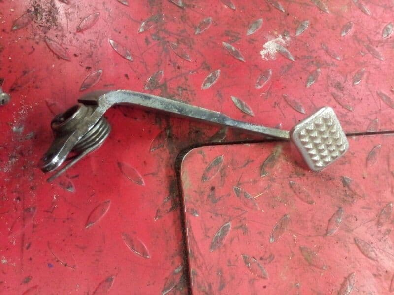 pedale de frein arriere Suzuki 650 LS Savage np41a — photo 1/1