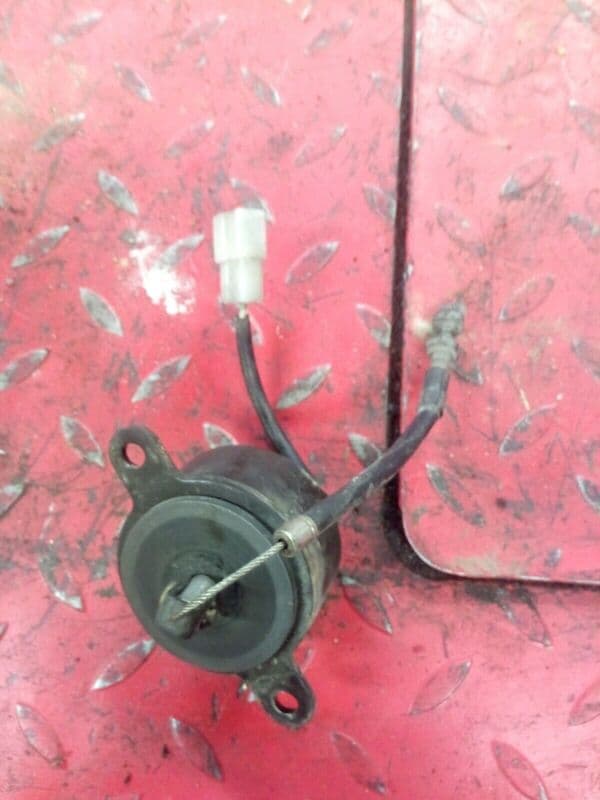 solenoide moteur de decompresseur Suzuki 650 LS Savage np41a — photo 1/2