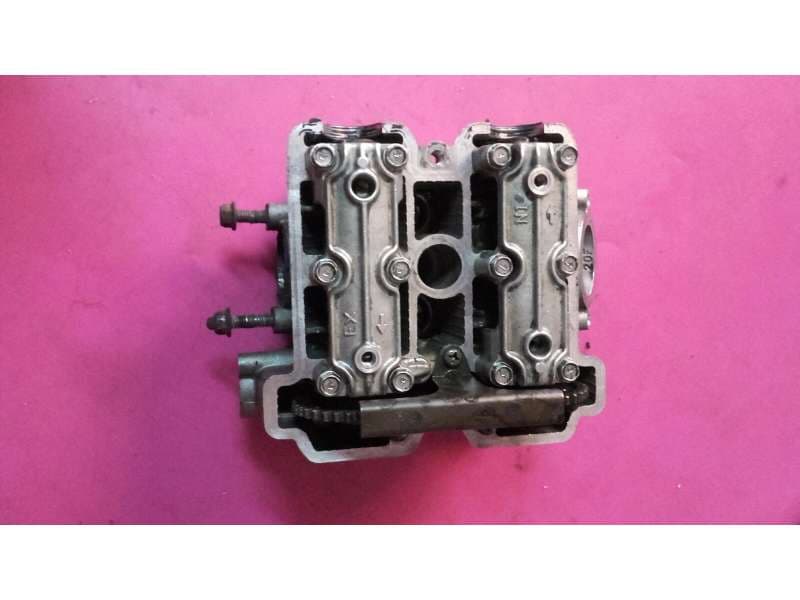 culasse arriere avec arbres a cames Suzuki 650 SV — photo 1/4