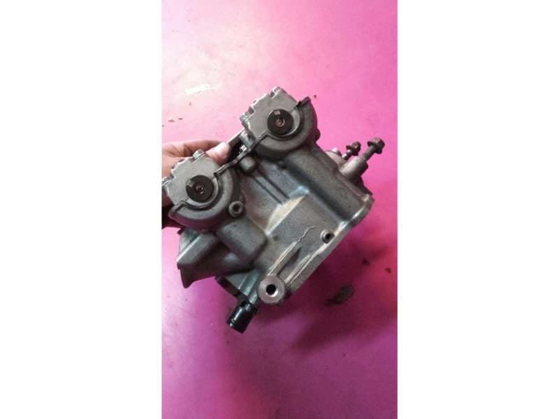culasse arriere avec arbres a cames Suzuki 650 SV — photo 2/4