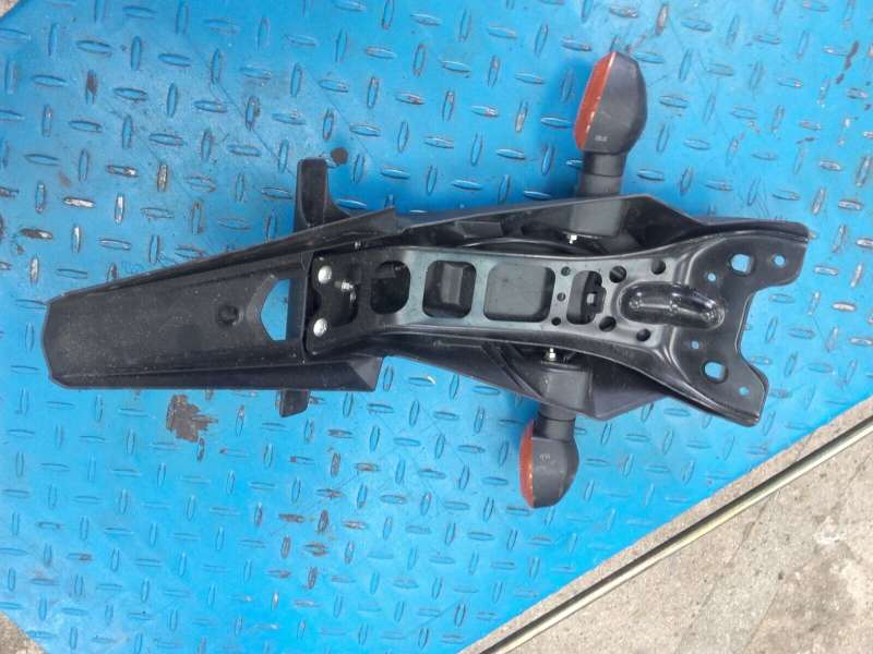 bavette arrière support de plaque clignotants Suzuki 750 GSR 07-16 — photo 2/5
