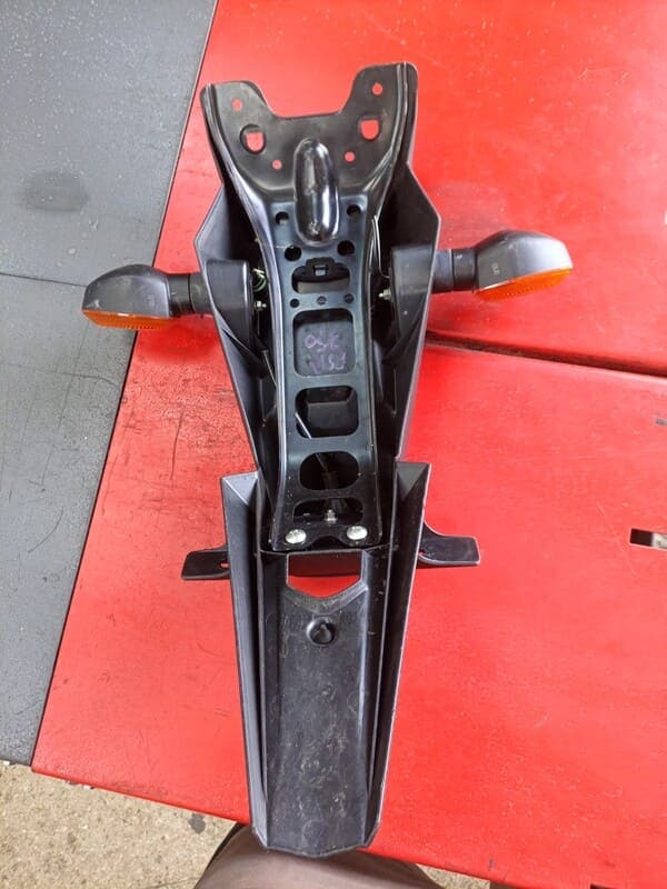 bavette arrière support de plaque clignotants Suzuki 750 GSR 07-16 — photo 5/5