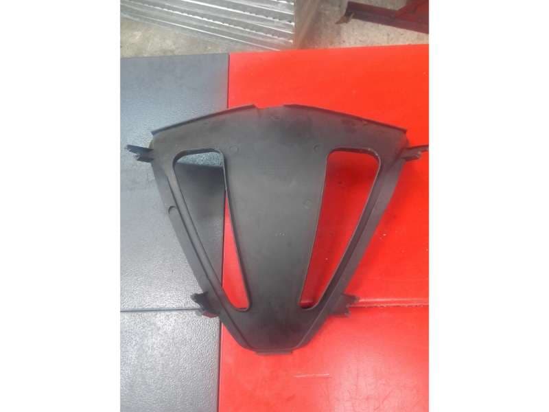 carénage V de sabot inférieur Suzuki 750 GSXR 00-03 — photo 2/2