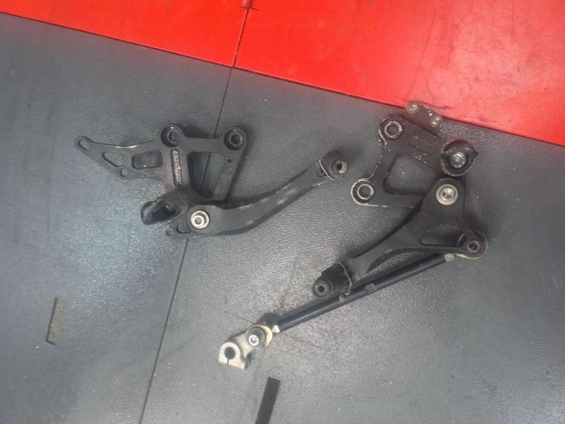 commandes reculées Suzuki 750 GSXR 00-03 — photo 1/5