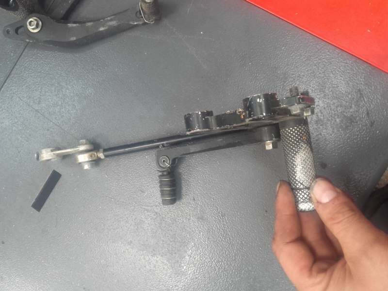 commandes reculées Suzuki 750 GSXR 00-03 — photo 2/5